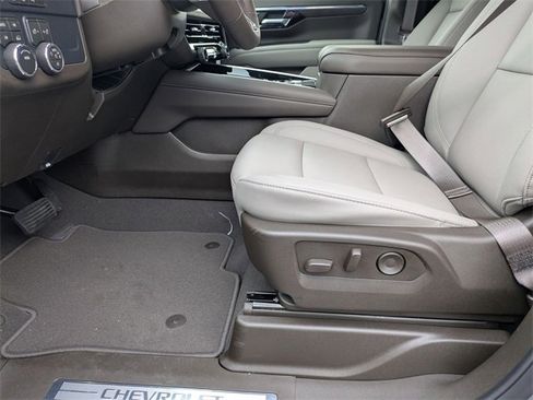 New 2026 Chevrolet Suburban LT w/ Comfort Package image 11