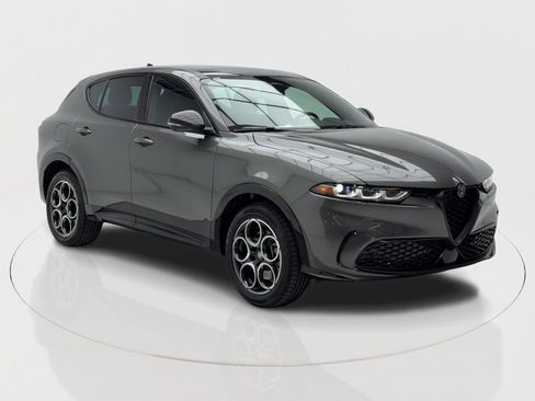 New 2025 Alfa Romeo Tonale w/ Premium Package image 1