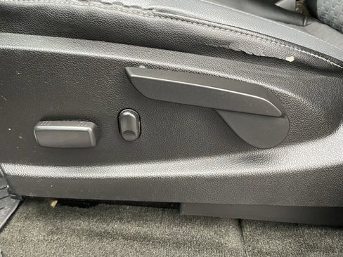 Used 2017 Chevrolet Colorado Z71 image 28