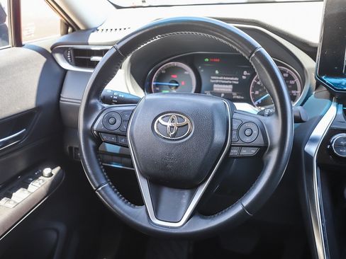 Certified 2023 Toyota Venza LE AWD/4WD image 15