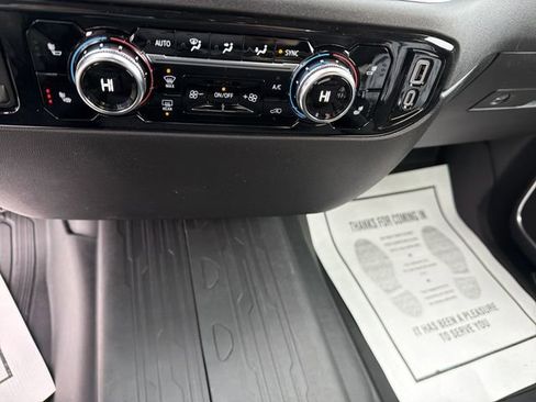 New 2026 GMC Sierra 1500 SLE AWD/4WD image 22