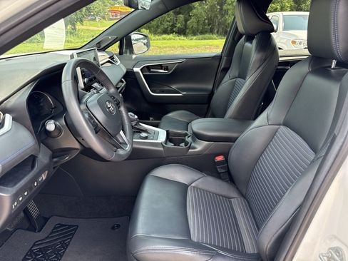Used 2021 Toyota RAV4 XSE AWD/4WD image 11