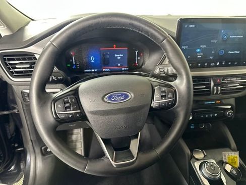 Used 2023 Ford Escape SE image 14