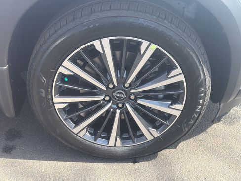 New 2026 Nissan Pathfinder Platinum image 8