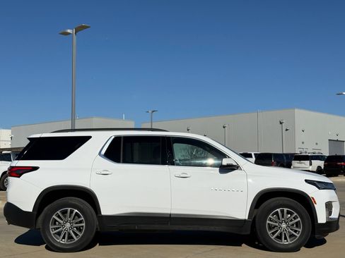 Certified 2023 Chevrolet Traverse LT image 9