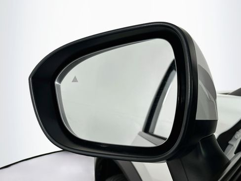 Used 2024 Nissan Rogue SV FWD image 16