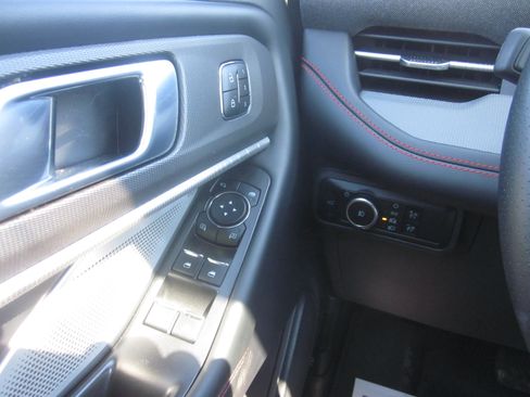Used 2025 Ford Explorer ST AWD/4WD image 23