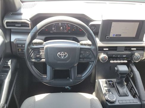 Certified 2025 Toyota Tacoma SR5 AWD/4WD image 12