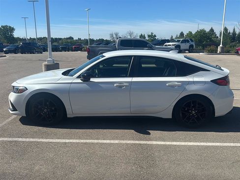 Used 2023 Honda Civic Sport image 12
