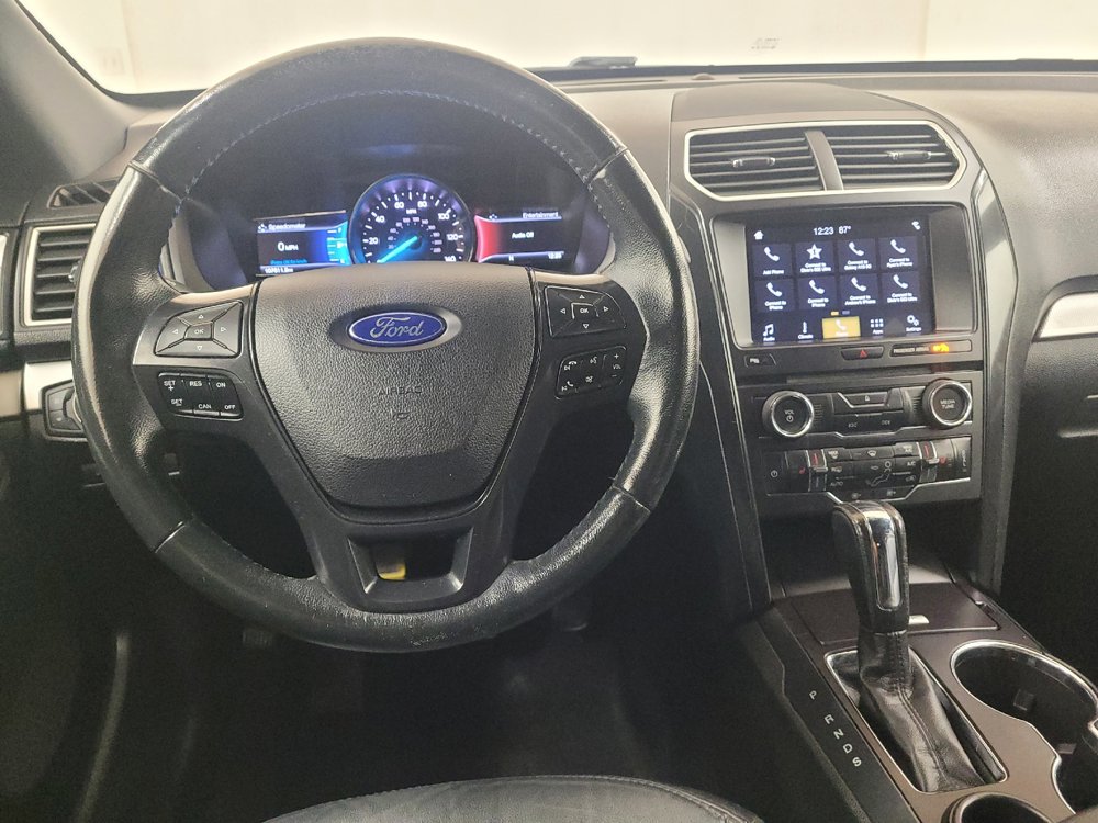 Used 2017 Ford Explorer XLT w/ Equipment Group 202A FWD image 22