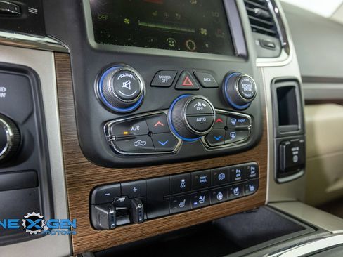 Used 2017 RAM 2500 Laramie w/ Convenience Group AWD/4WD image 19