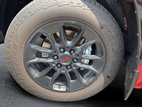 Used 2025 Toyota Sequoia Platinum w/ TRD Off-Road Package AWD/4WD image 35