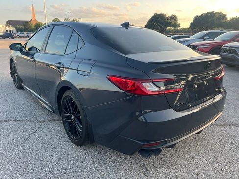 Used 2025 Toyota Camry SE w/ Convenience Package FWD image 6