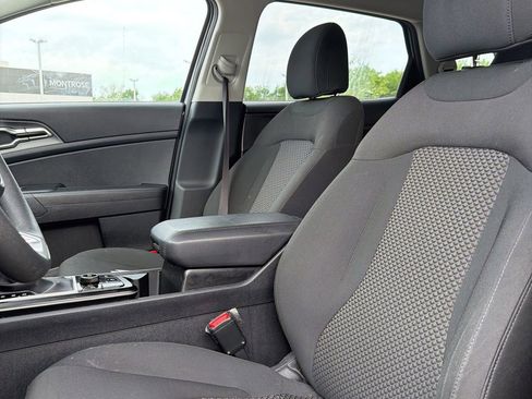 Certified 2025 Kia Sportage LX FWD image 12