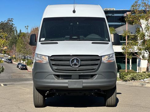 New 2025 Mercedes-Benz Sprinter 2500 image 8