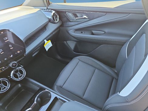 New 2025 Chevrolet Blazer EV LT image 19