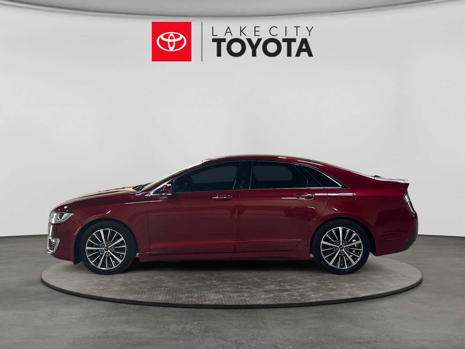 Used 2019 Lincoln MKZ Reserve FWD image 3