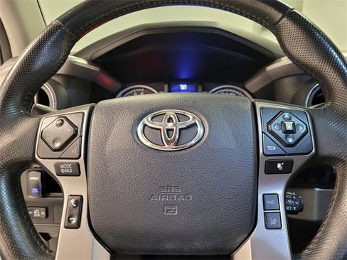 Used 2018 Toyota Tacoma SR5 image 21