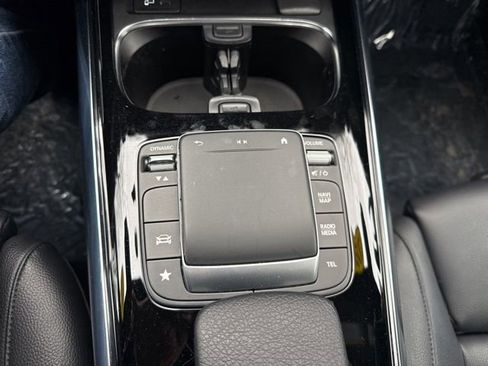 Used 2021 Mercedes-Benz GLA 250 4MATIC image 28