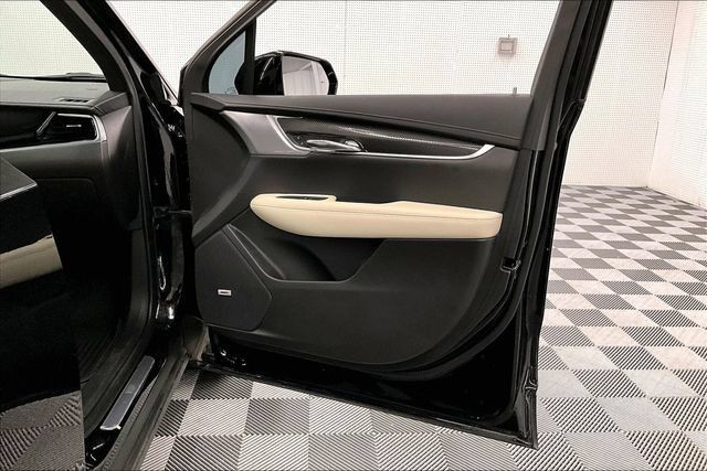Used 2024 Cadillac XT6 Sport w/ Technology Package AWD/4WD image 22