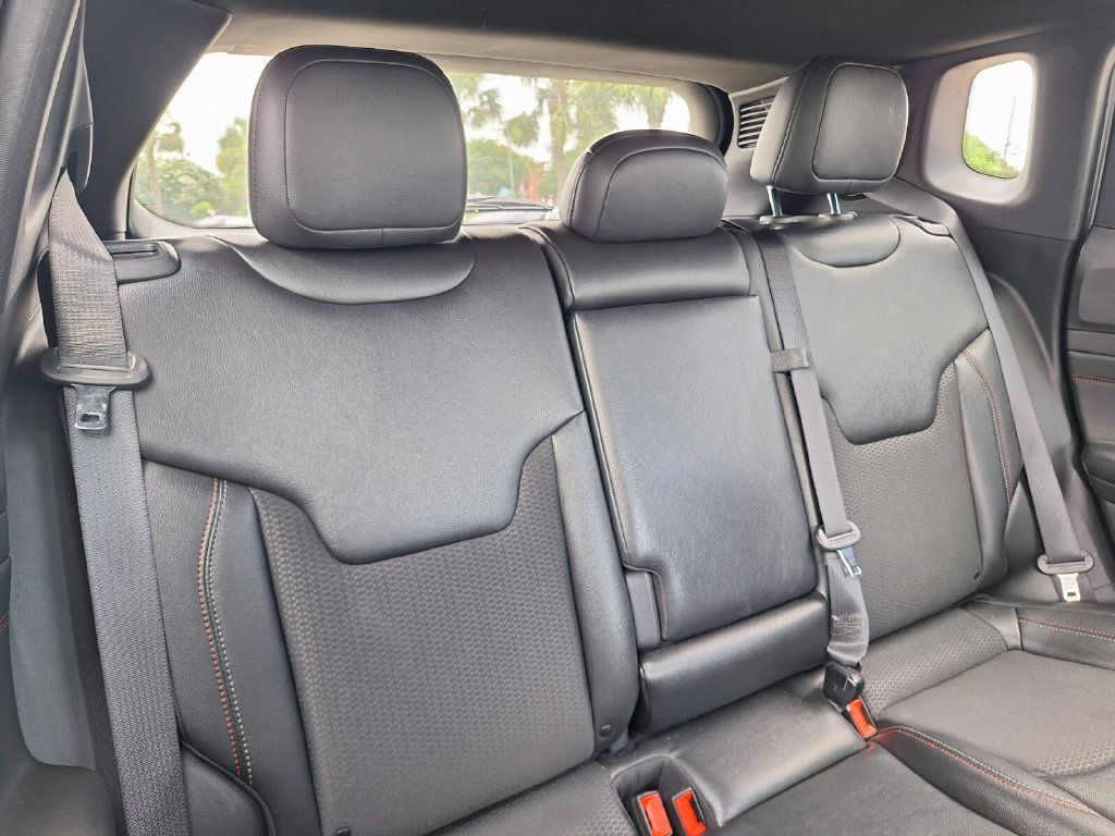 Used 2024 Jeep Compass Trailhawk AWD/4WD image 31