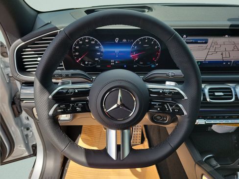 New 2026 Mercedes-Benz GLS 580 4MATIC image 23