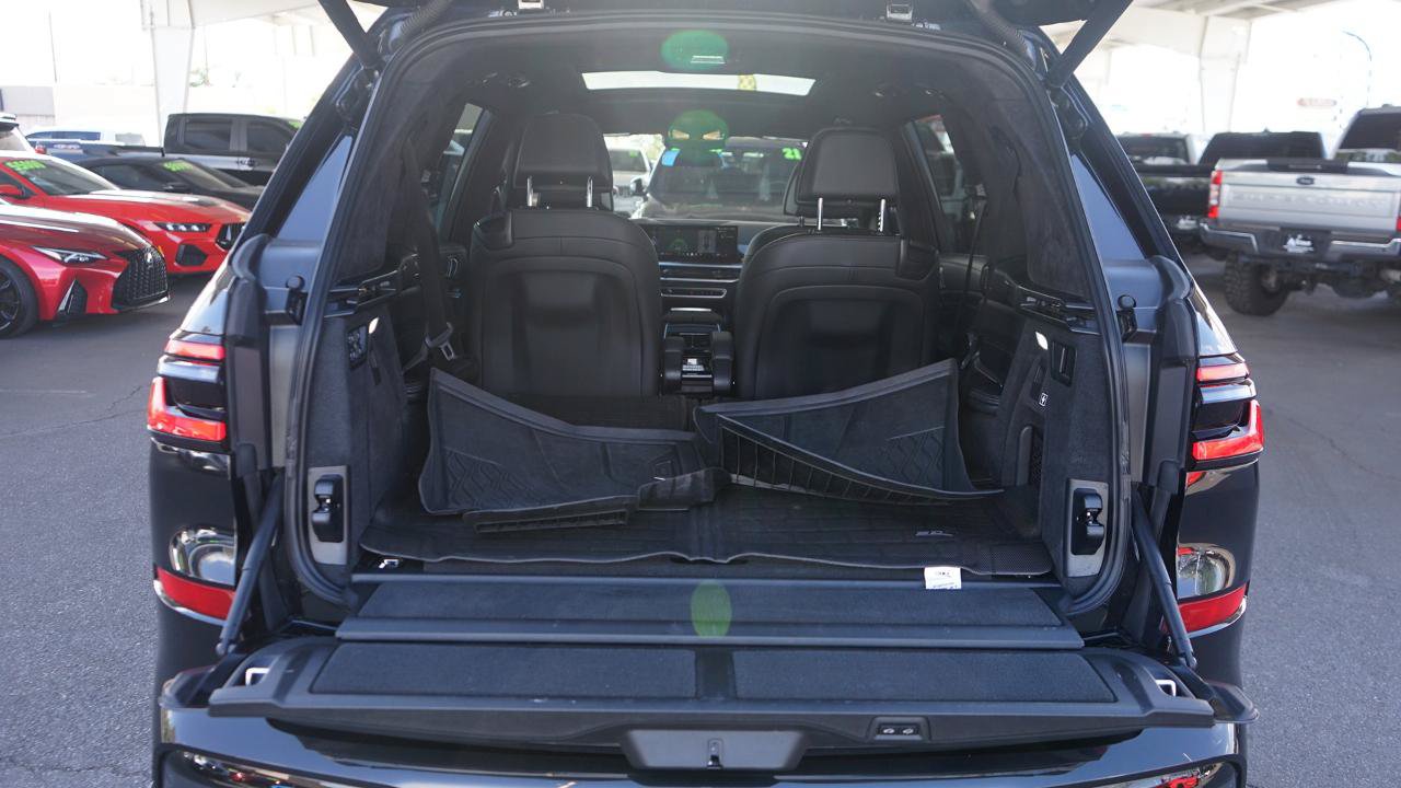 Used 2024 BMW X7 xDrive40i w/ M Sport Package AWD/4WD image 33