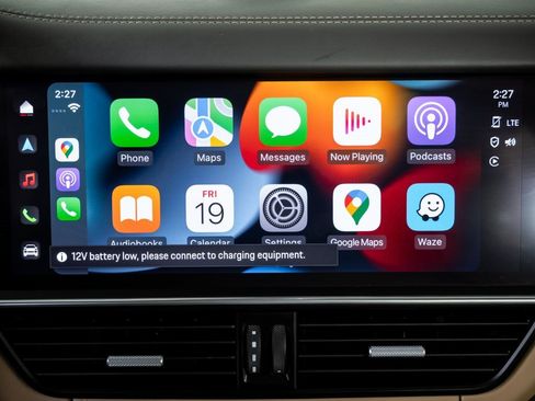 Certified 2022 Porsche Cayenne Platinum Edition w/ Premium Package Plus image 16