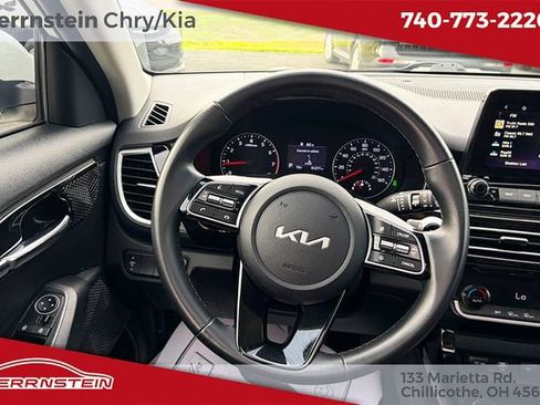 Used 2023 Kia Seltos EX AWD/4WD image 7