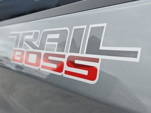 Used 2025 Chevrolet Silverado 1500 LT Trail Boss w/ Convenience Package II image 10