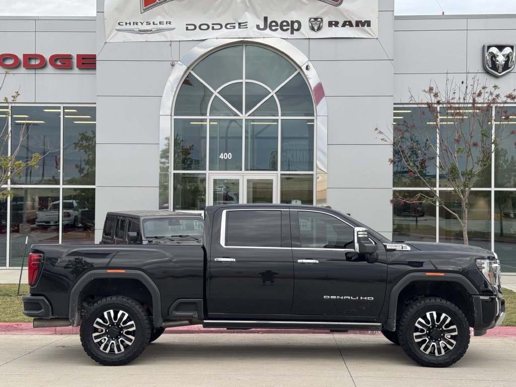 Used 2024 GMC Sierra 2500 Denali w/ Denali Reserve Package AWD/4WD image 3