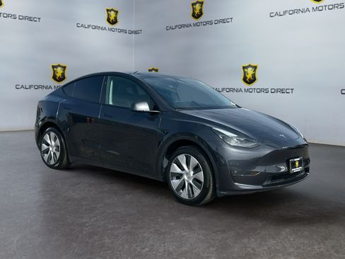 Used 2024 Tesla Model Y 2WD image 7