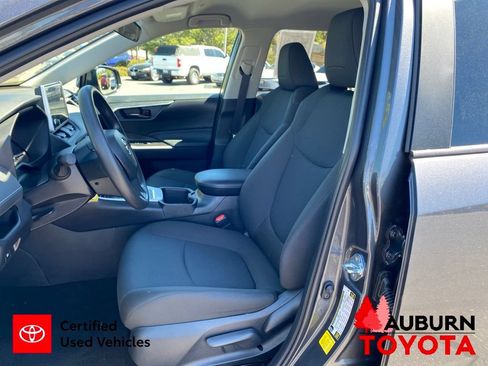Certified 2025 Toyota RAV4 LE FWD image 29