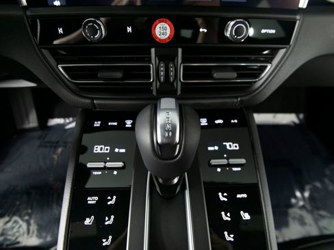 New 2026 Porsche Macan Turbo AWD/4WD image 28