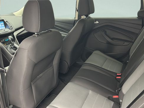 Used 2016 Ford Escape SE w/ Equipment Group 201A AWD/4WD image 9