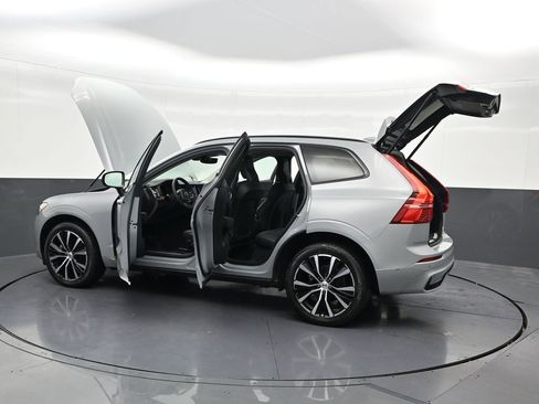 Used 2024 Volvo XC60 B5 Plus AWD/4WD image 37
