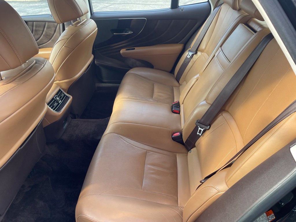 Used 2018 Lexus LS 500 AWD w/ Accessory Package (Z2) image 16