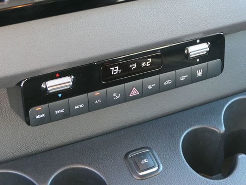 Used 2023 Mercedes-Benz Sprinter 2500 image 22