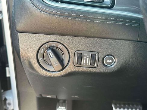 Used 2022 Dodge Challenger R/T Scat Pack w/ Plus Package RWD image 19
