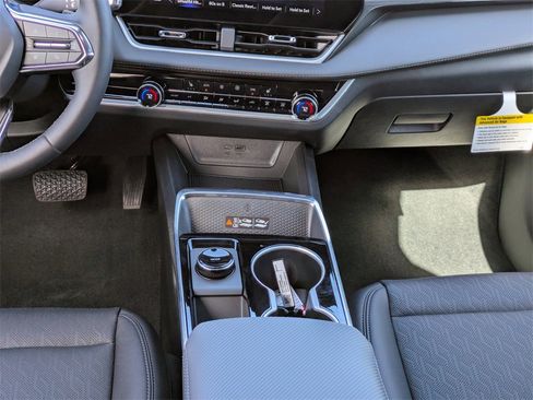 New 2026 Chevrolet Equinox LT w/ Convenience Package II image 19