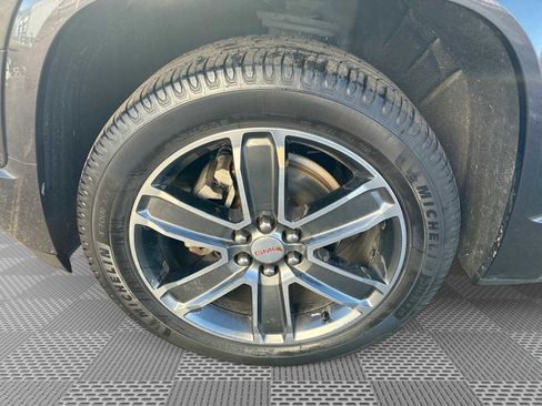 Certified 2019 GMC Acadia Denali image 34