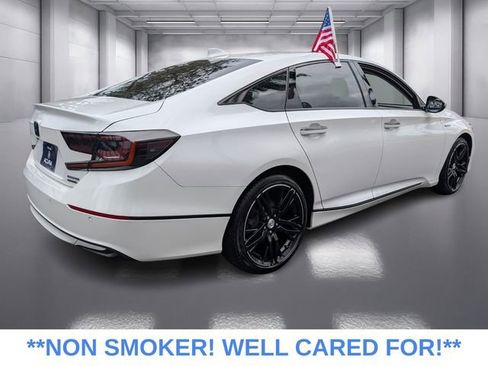 Used 2022 Honda Accord Touring image 6