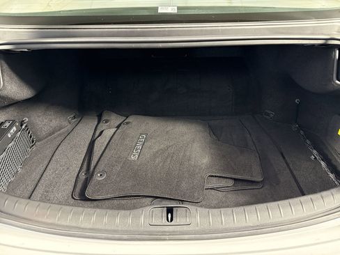 Used 2024 Genesis G80 image 32