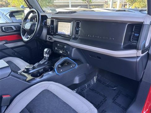 Used 2022 Ford Bronco Wildtrak image 35