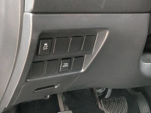 Used 2017 Nissan Pathfinder S AWD/4WD image 13
