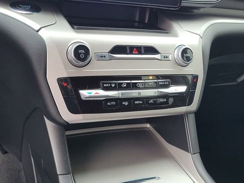 Certified 2022 Ford Explorer XLT image 27