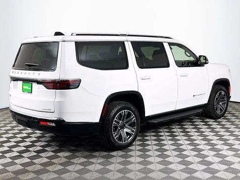 Used 2024 Jeep Wagoneer Series II w/ Flexible Seating Group RWD image 10