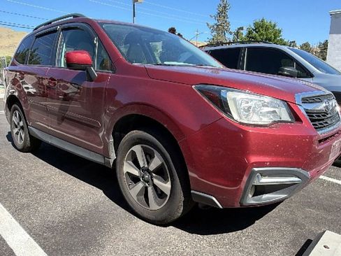 Used 2017 Subaru Forester 2.5i Premium w/ All-Weather Package AWD/4WD image 1