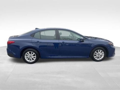Used 2025 Toyota Camry LE image 6