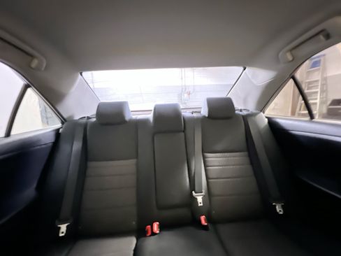 Used 2017 Toyota Camry LE FWD image 32